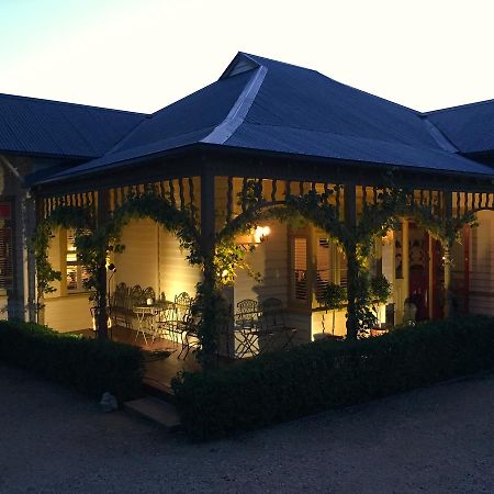 Goldenray Hotel คาสเซิลเมน ภายนอก รูปภาพ